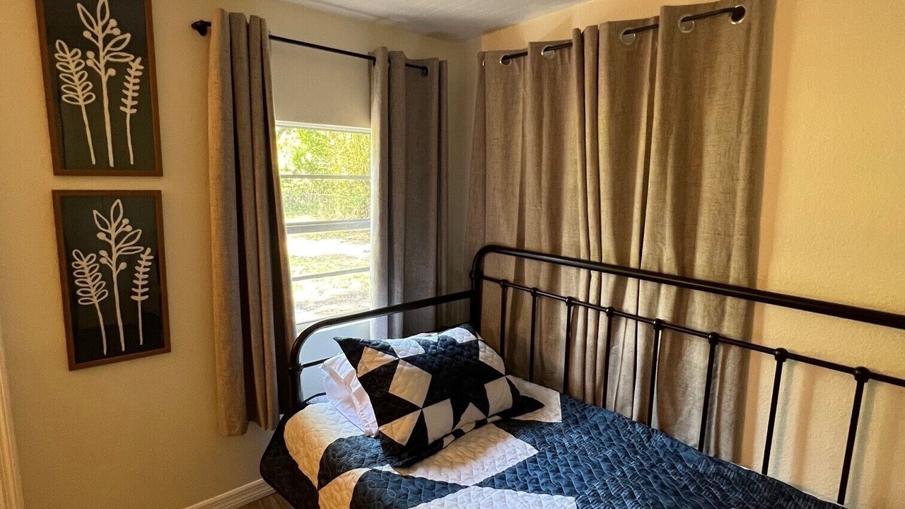 Photo of Bedroom in Okeechobee