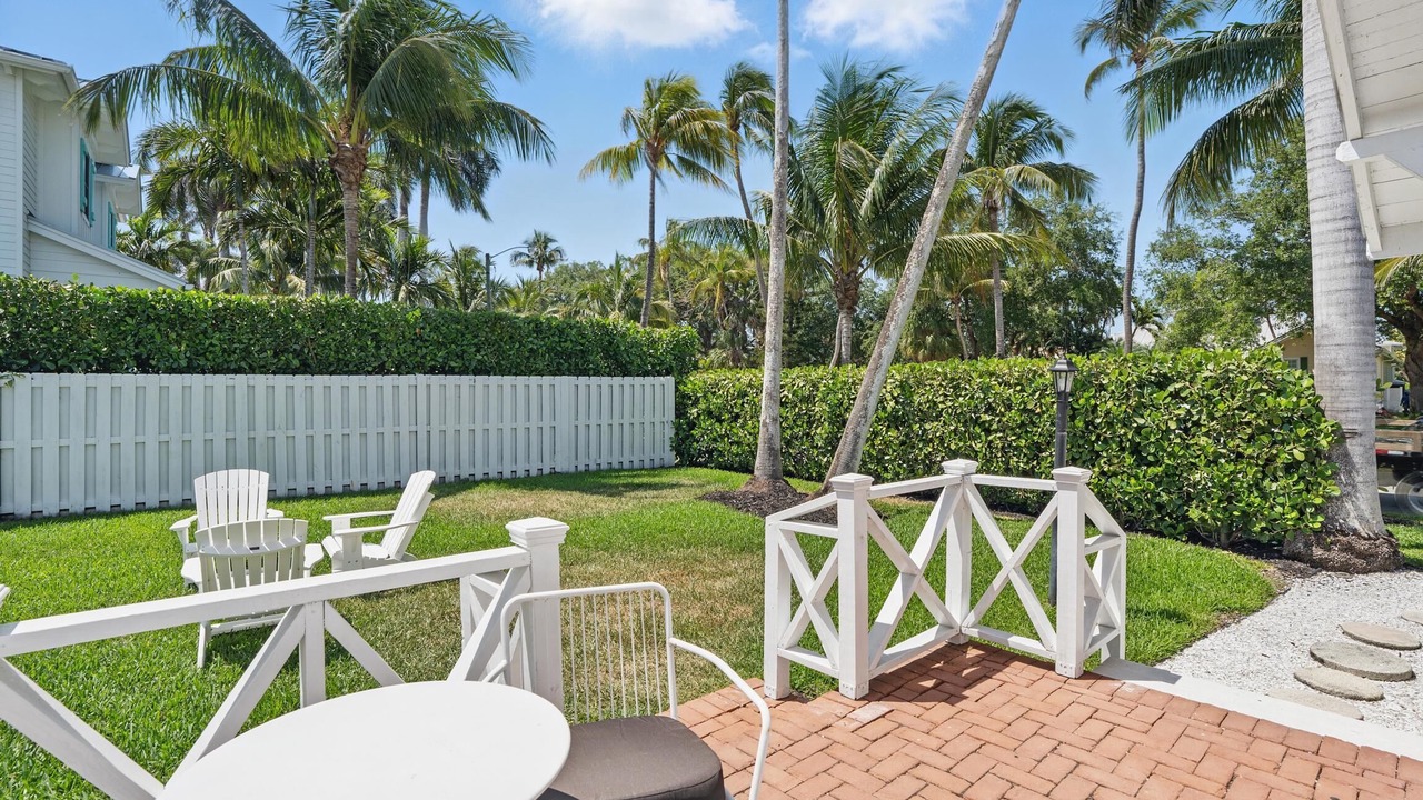 Photo of Patio Balcony in Old Naples