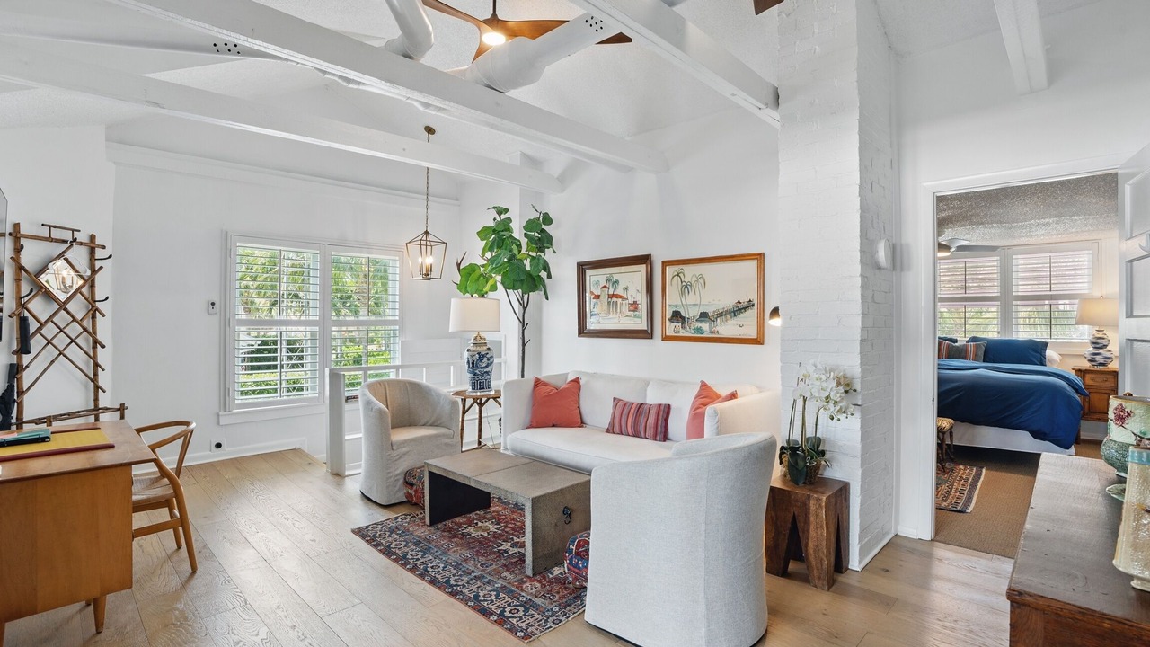 Photo of Livingroom in Old Naples