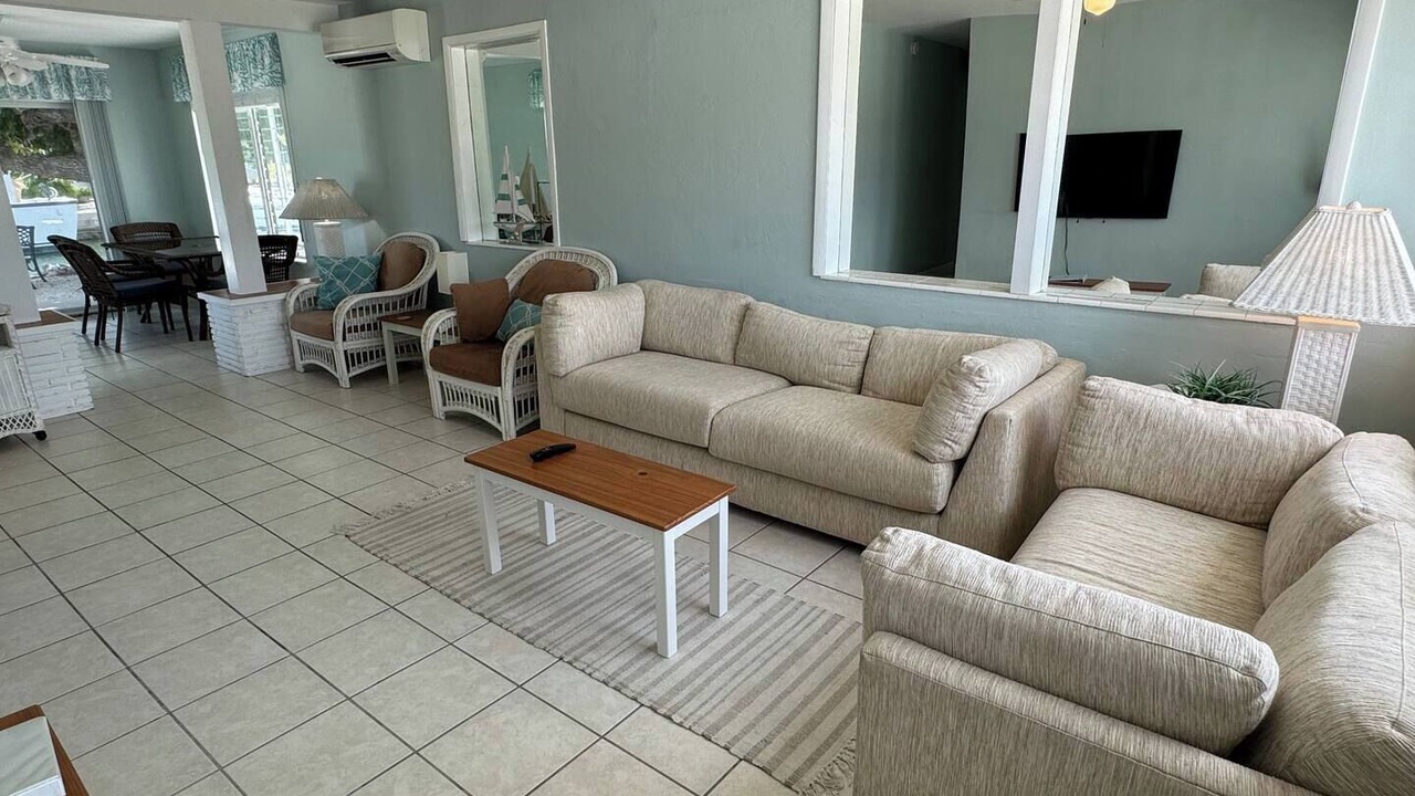 Photo of Livingroom in Summerland Key