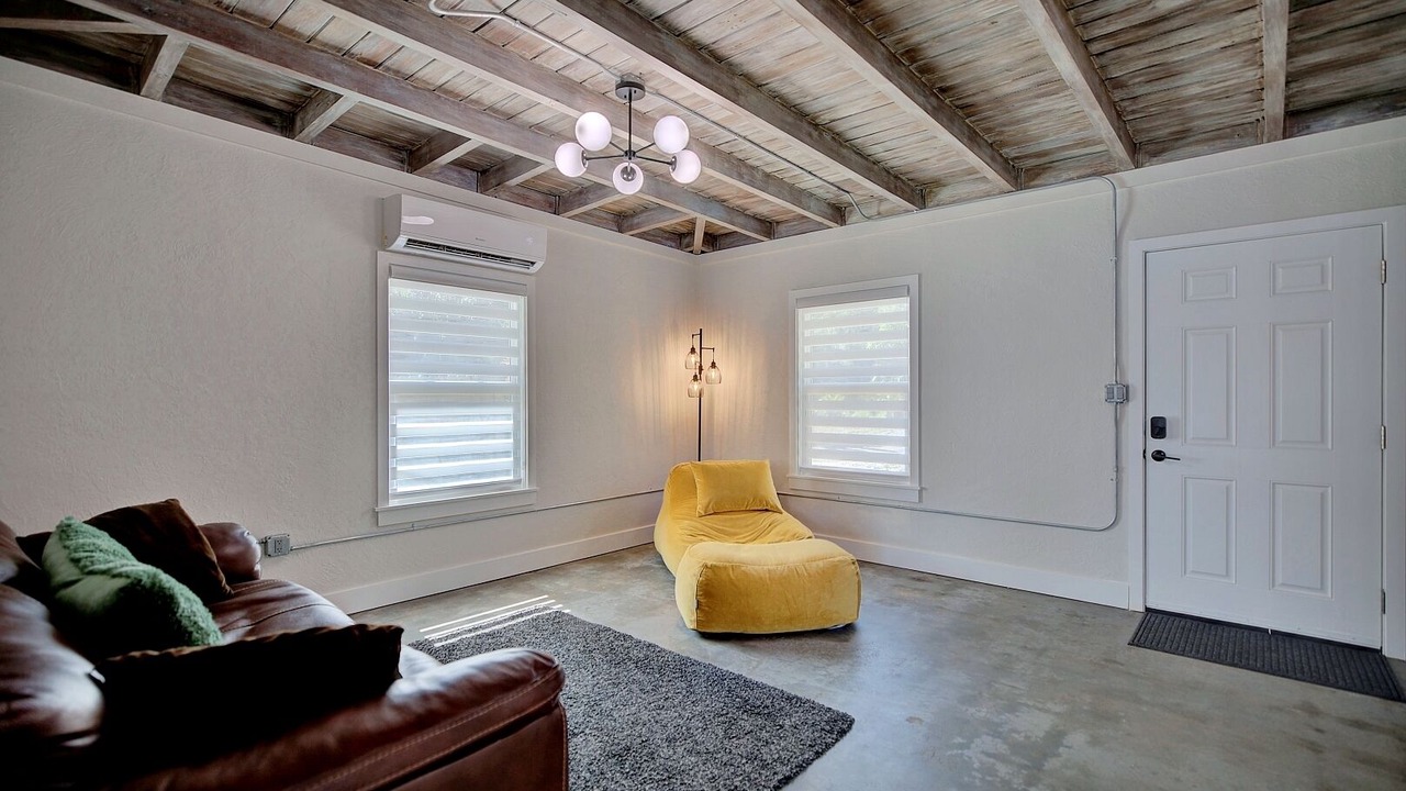 Photo of Livingroom in Avon Park