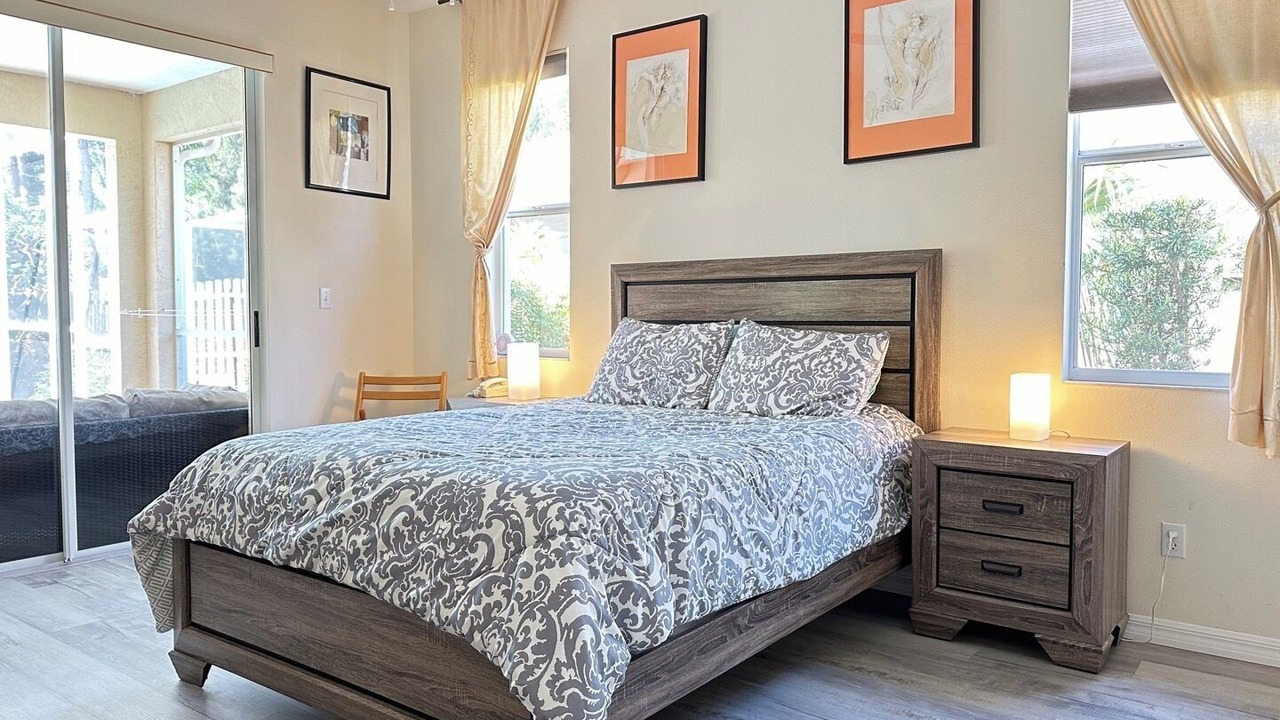 Photo of Bedroom in Gulf Gate Estates