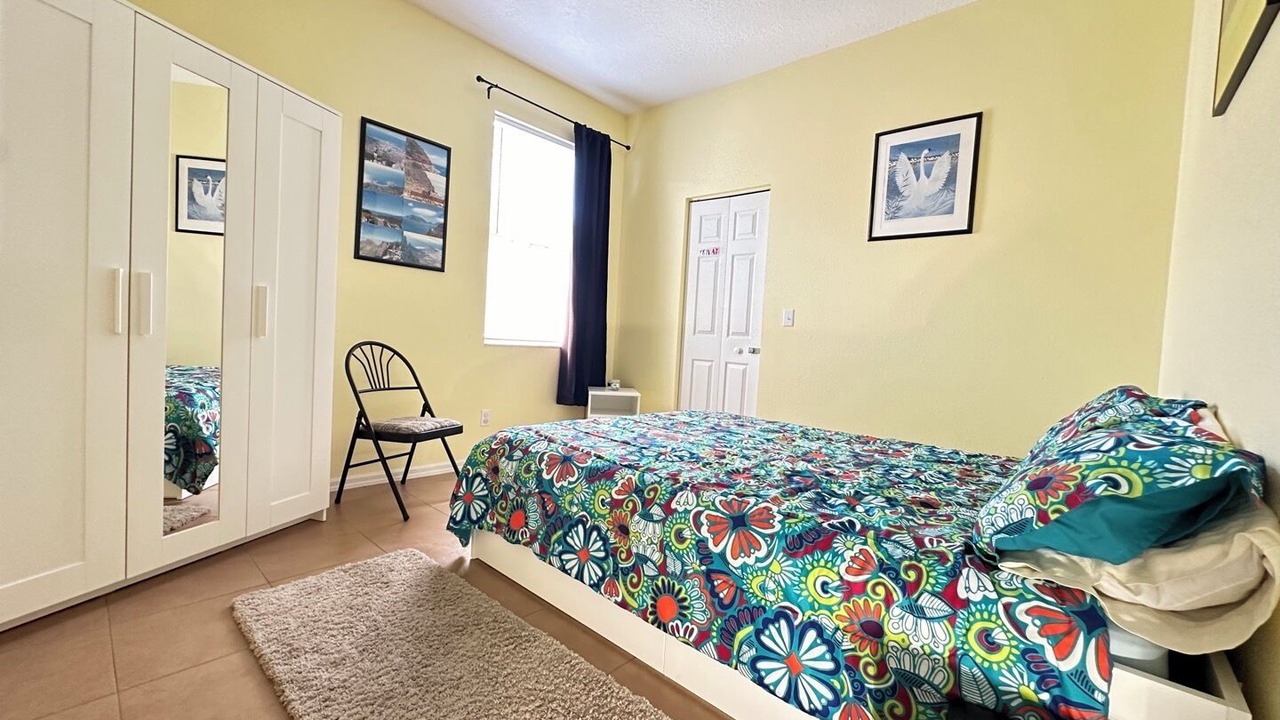 Photo of Bedroom in Gulf Gate Estates