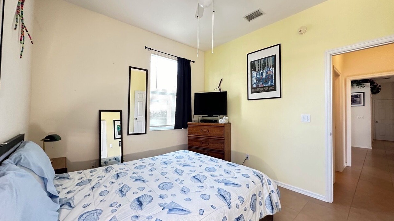 Photo of Bedroom in Gulf Gate Estates