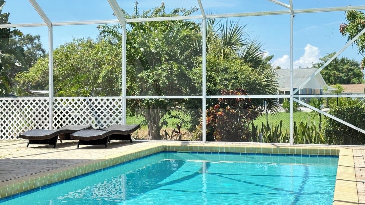Photo of Outdoor in Gulf Gate Estates