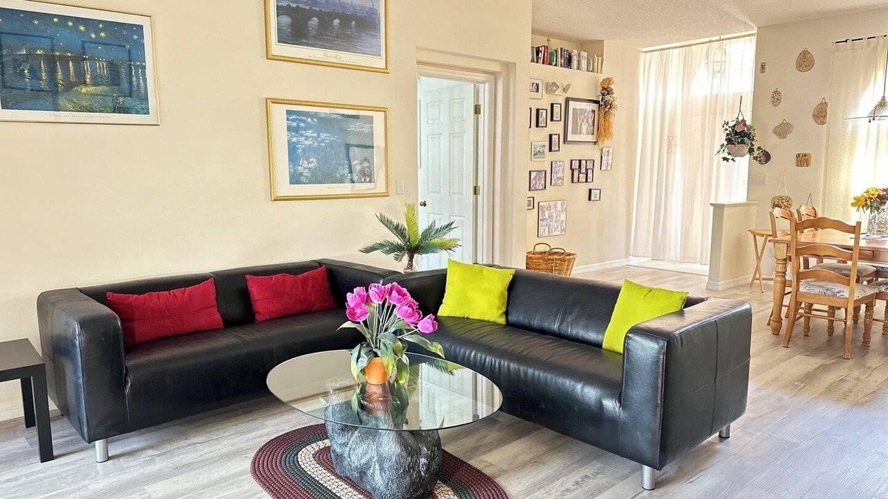 Photo of Livingroom in Gulf Gate Estates