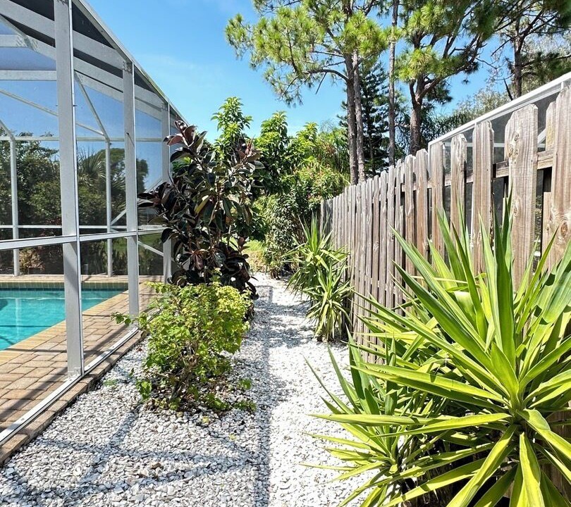 Photo of Outdoor in Gulf Gate Estates