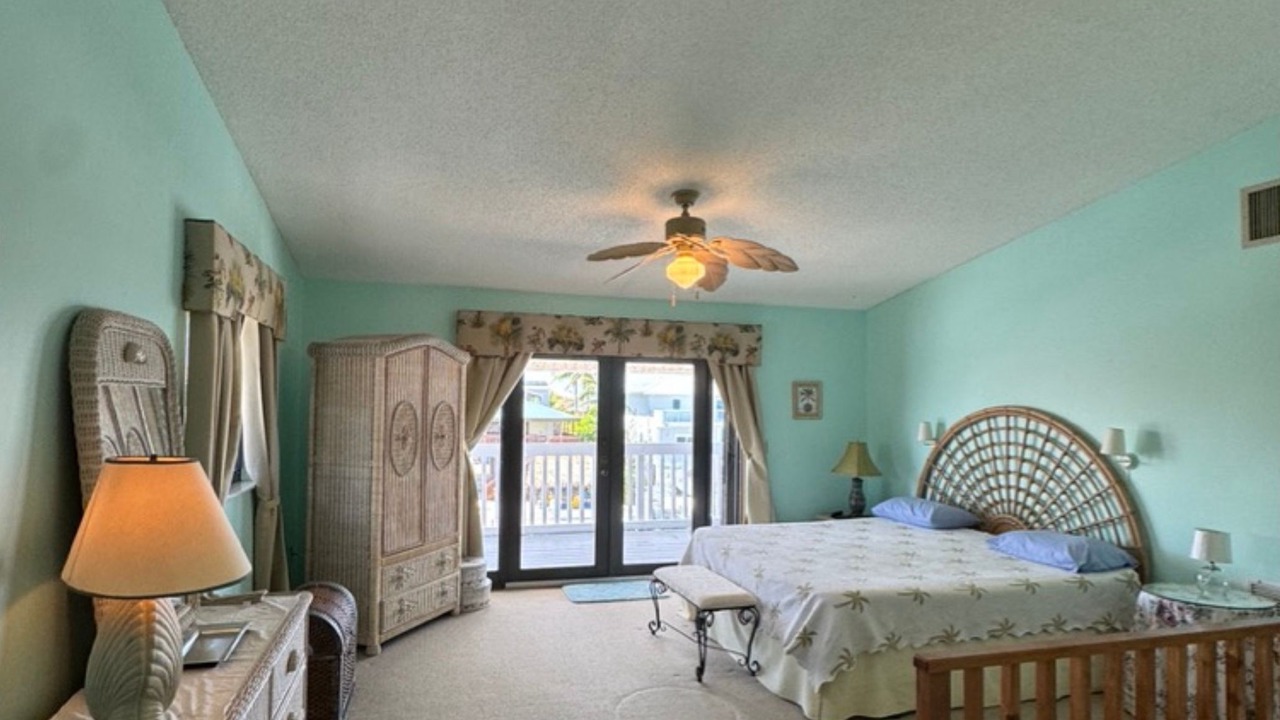 Photo of Bedroom in Venetian Shores