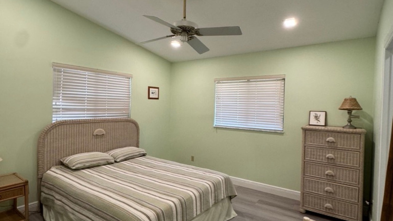 Photo of Bedroom in Venetian Shores