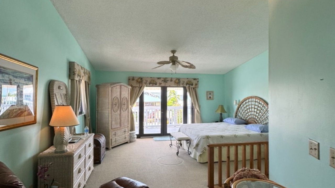 Photo of Bedroom in Venetian Shores