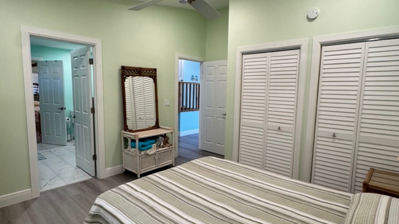 Photo of Bedroom in Venetian Shores