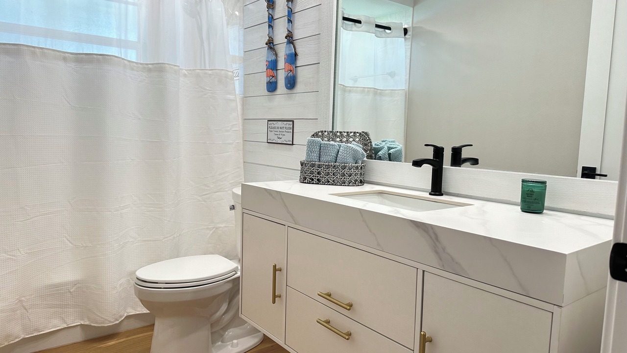 Photo of Bathroom in Venice Gardens