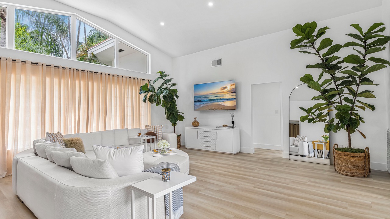 Photo of Livingroom in Northeast Miami