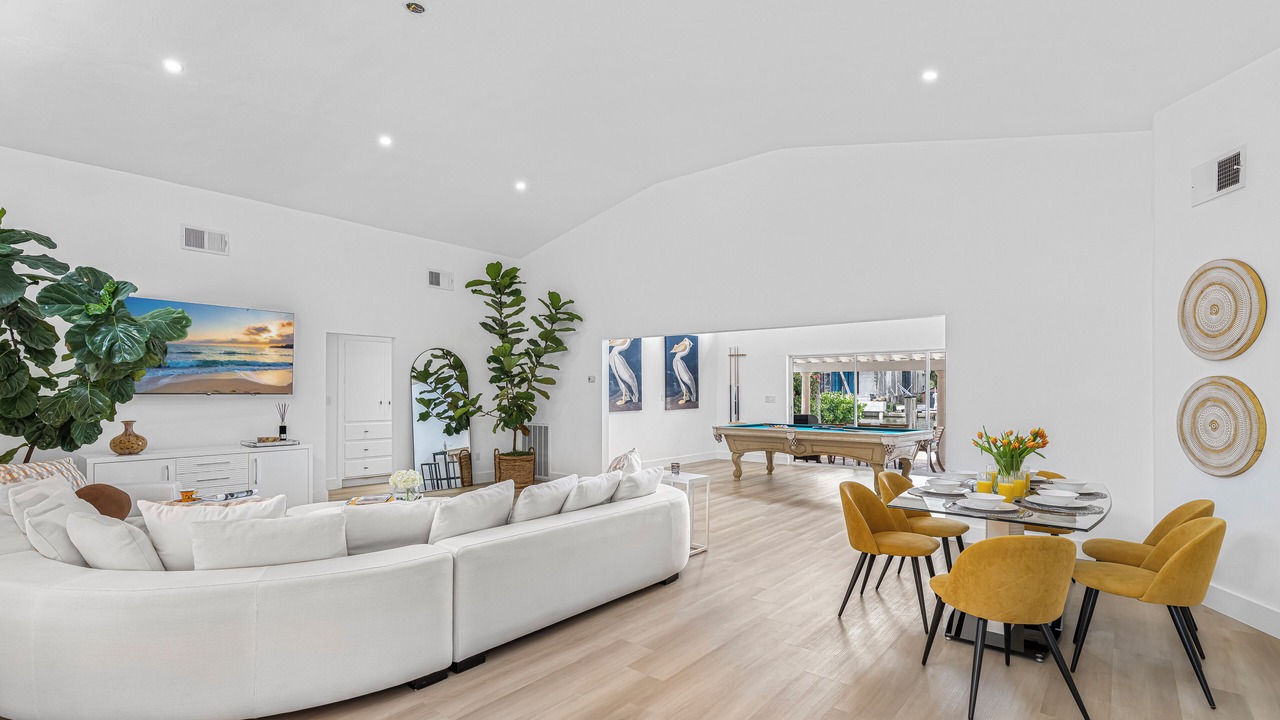 Photo of Livingroom in Northeast Miami