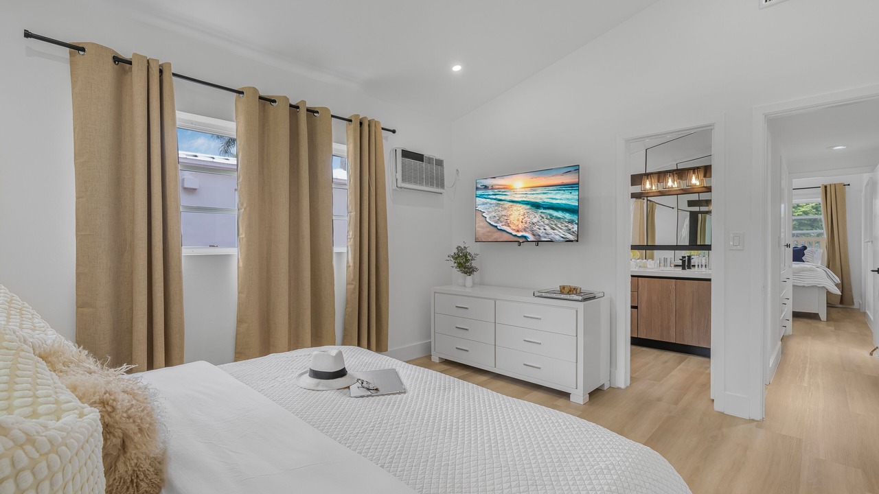 Photo of Bedroom in Northeast Miami
