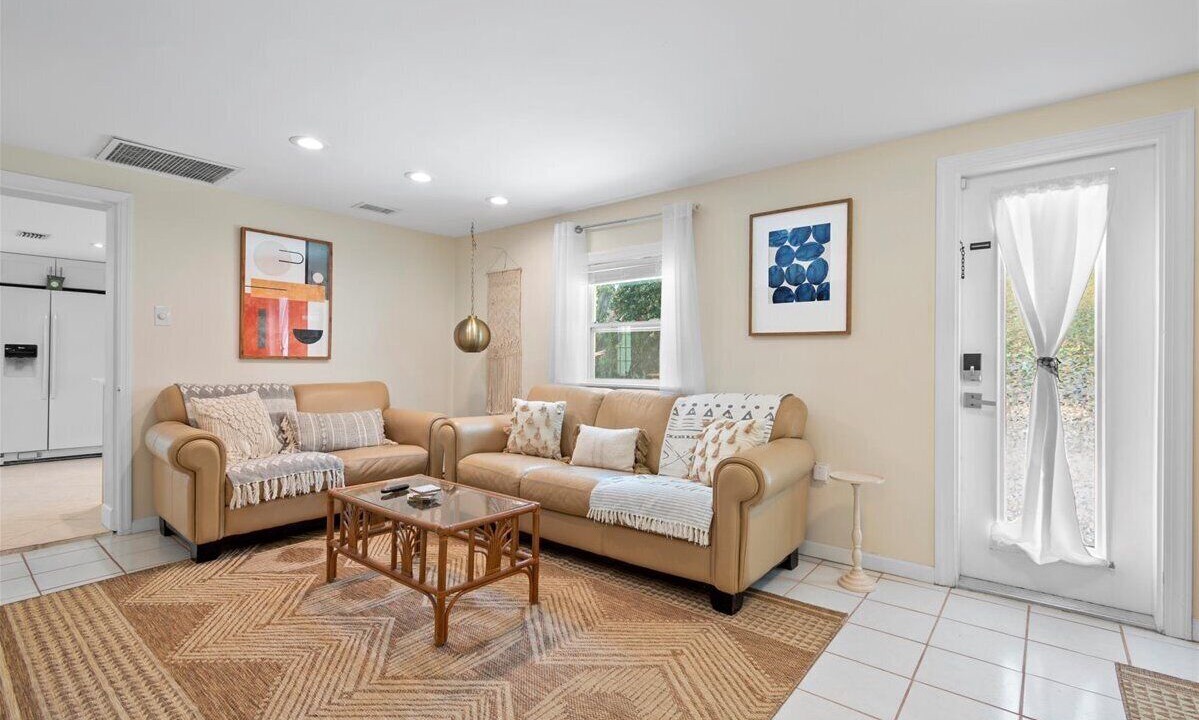 Photo of Livingroom in Juno Beach