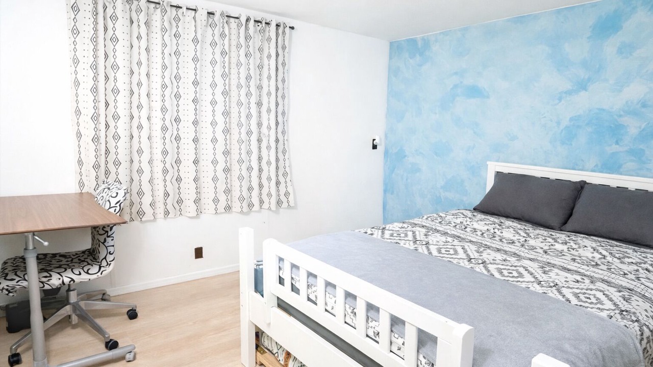 Photo of Bedroom in Bearss Plaza