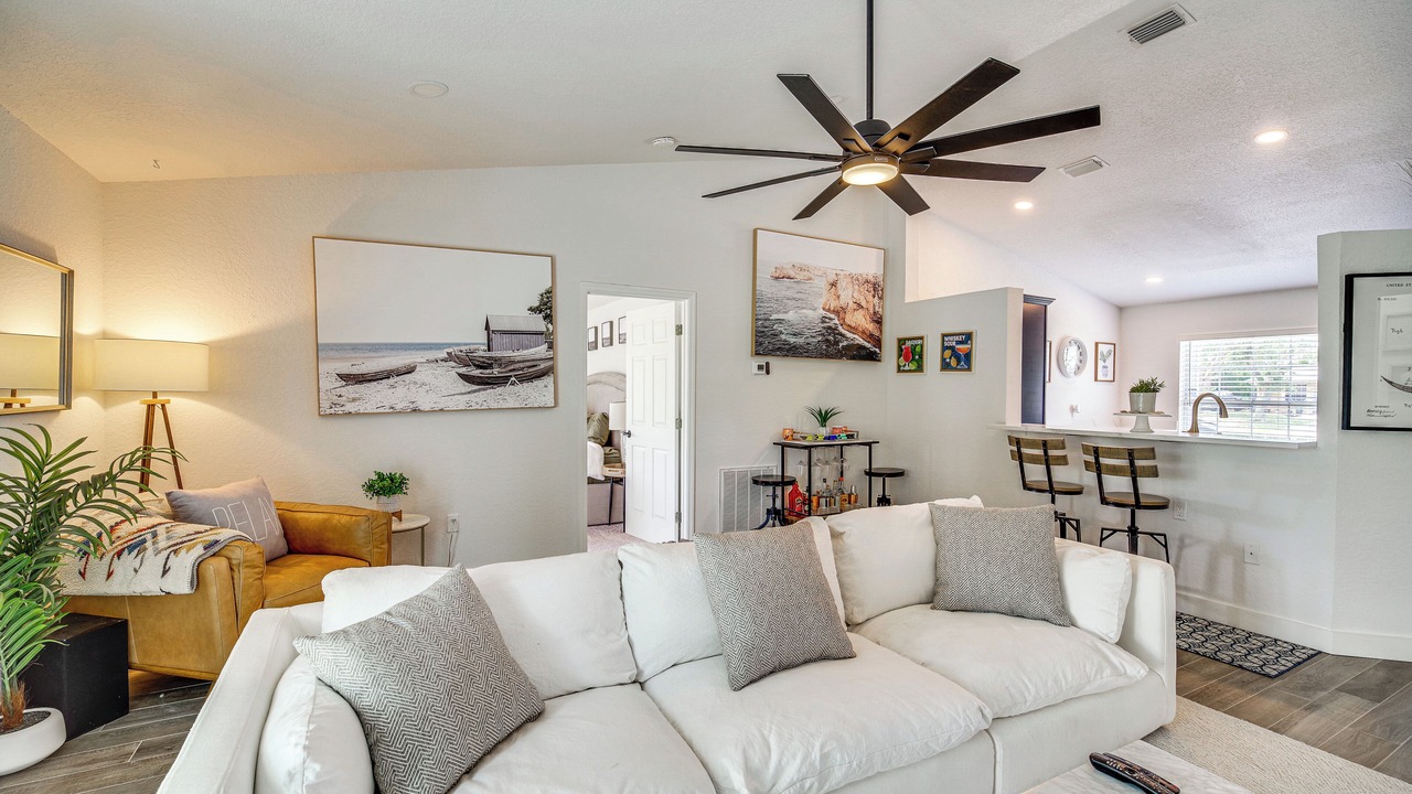 Photo of Livingroom in Sebastian Highlands