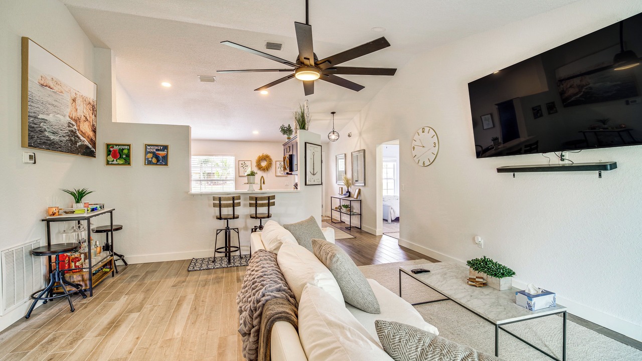 Photo of Livingroom in Sebastian Highlands