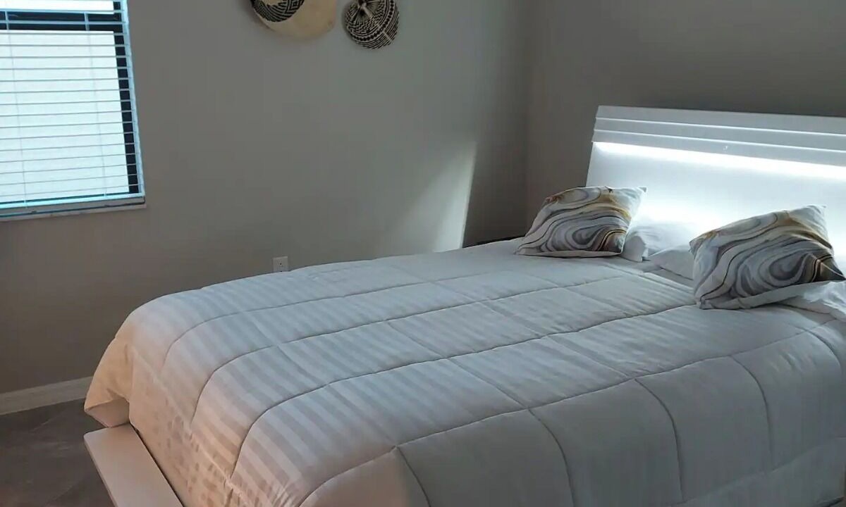 Photo of Bedroom in River Hall