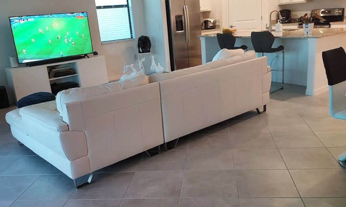 Photo of Livingroom in River Hall