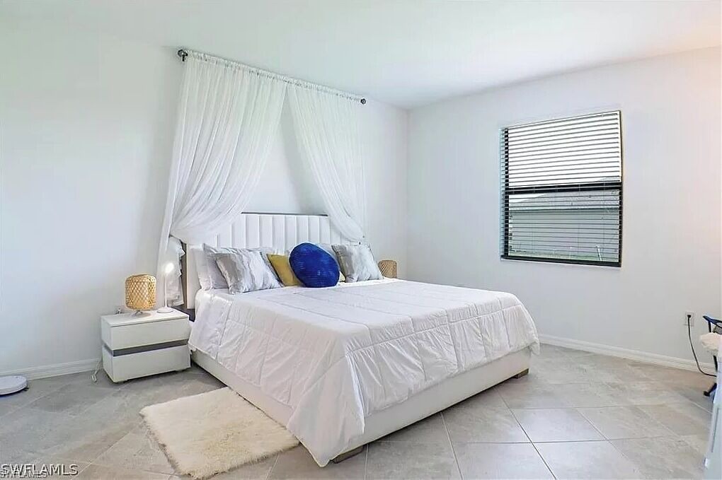 Photo of Bedroom in River Hall