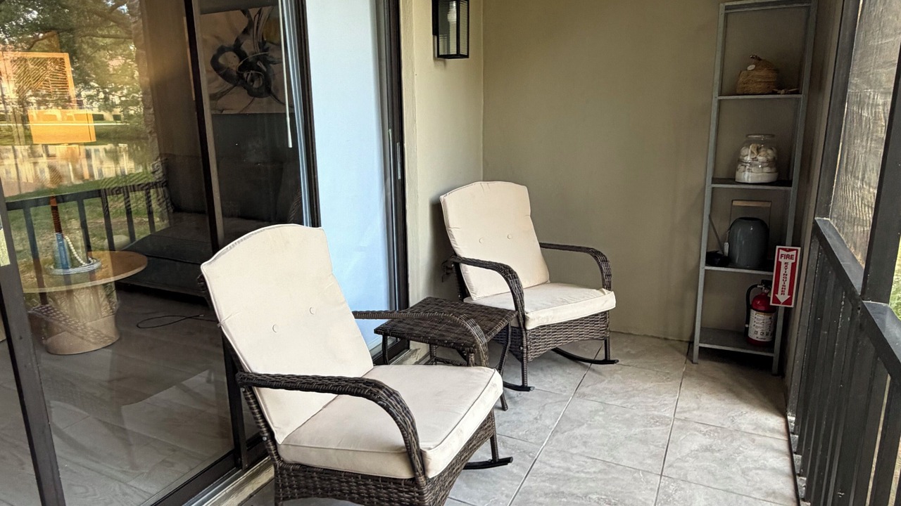 Photo of Patio Balcony in Oaks Of Tarpon Woods