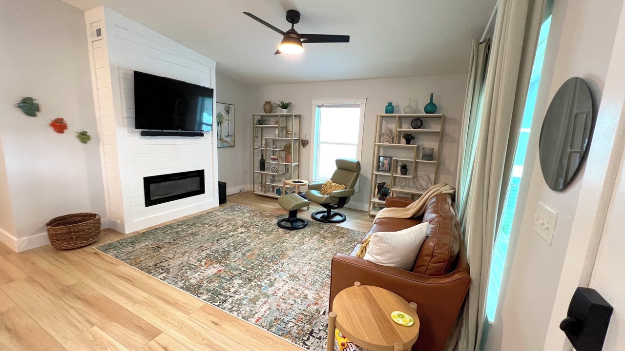Photo of Livingroom in Bartlett Park