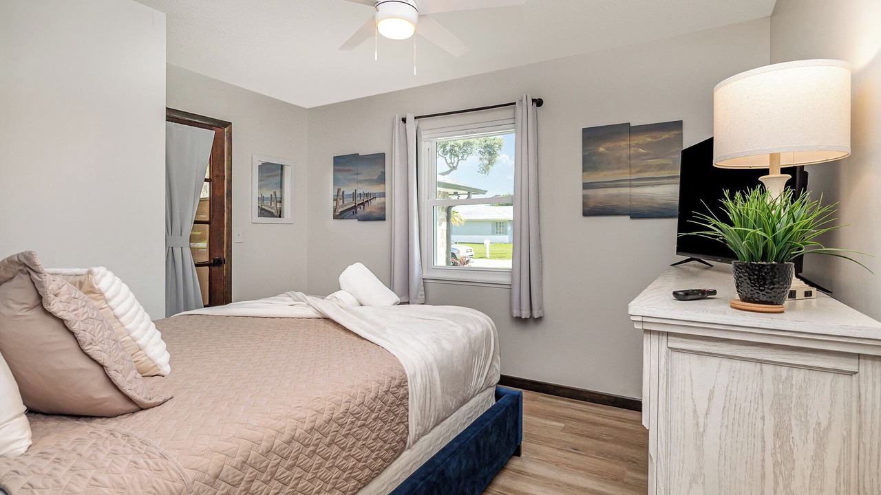 Photo of Bedroom in Interchange Square