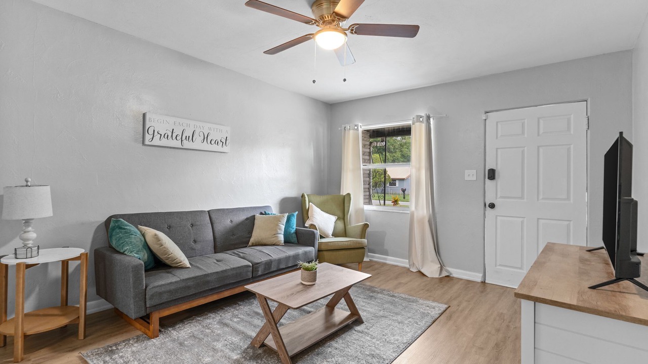 Photo of Livingroom in Winter Haven