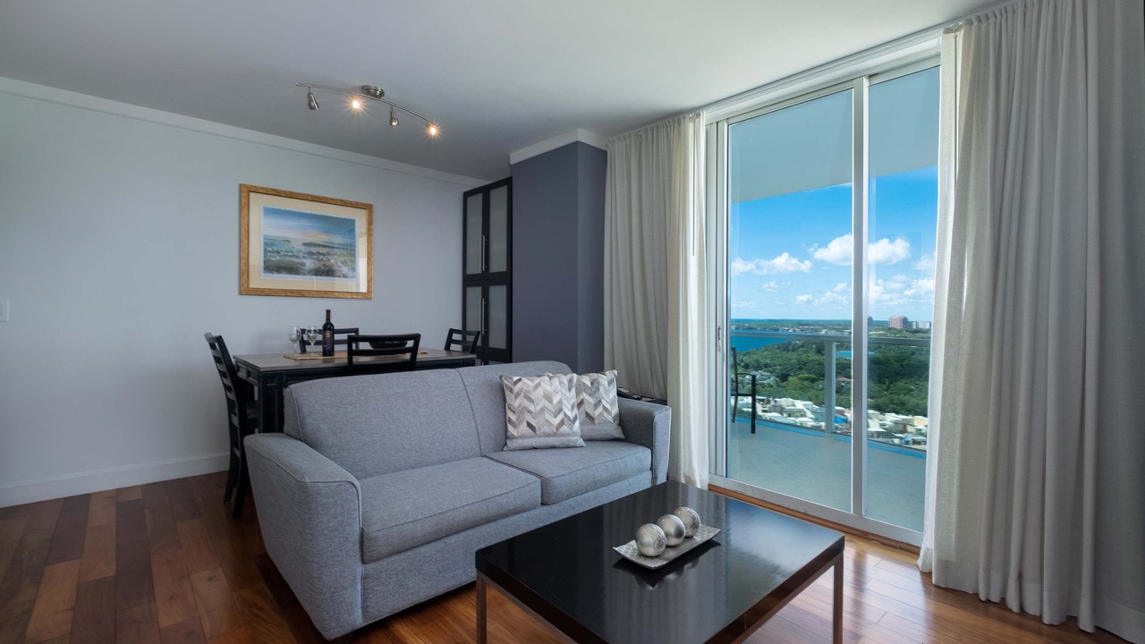 Photo of Livingroom in Coconut Grove