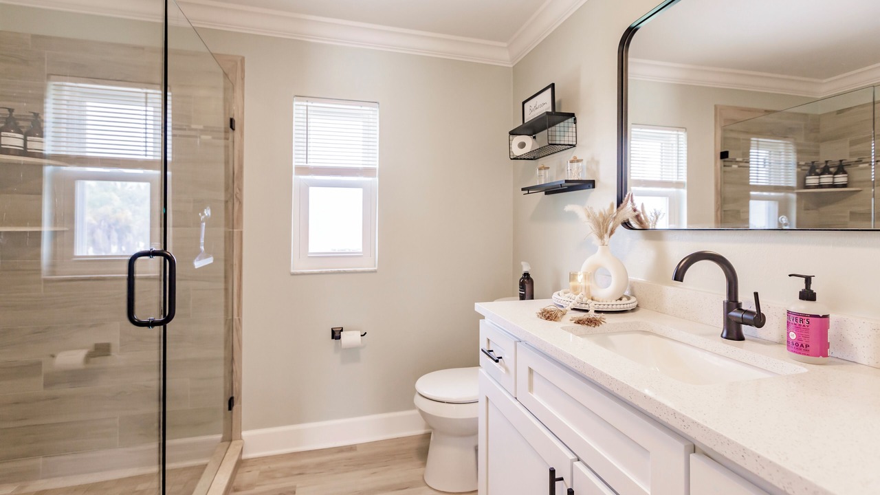 Photo of Bathroom in Laguna Shores