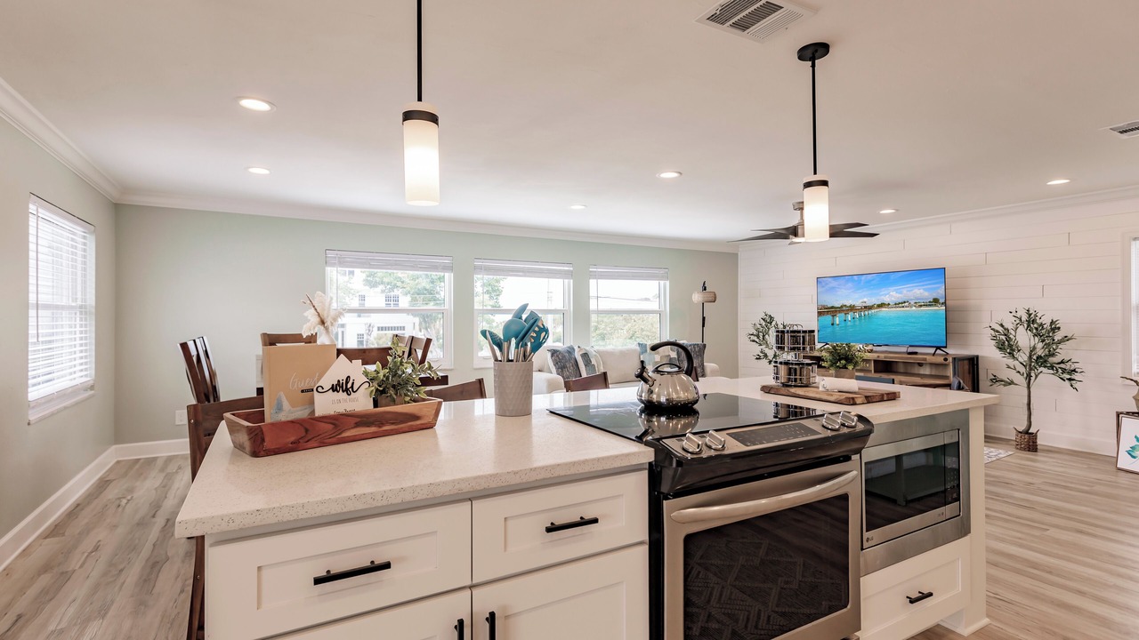 Photo of Kitchen in Laguna Shores
