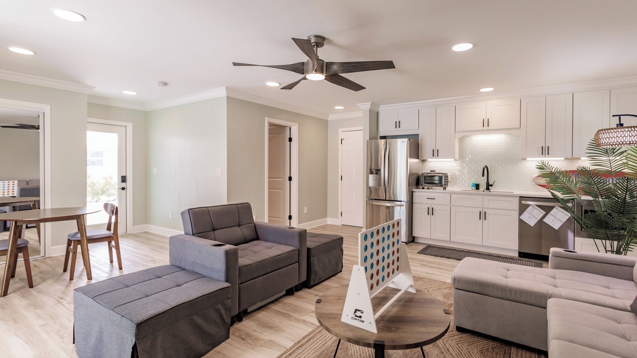 Photo of Livingroom in Laguna Shores