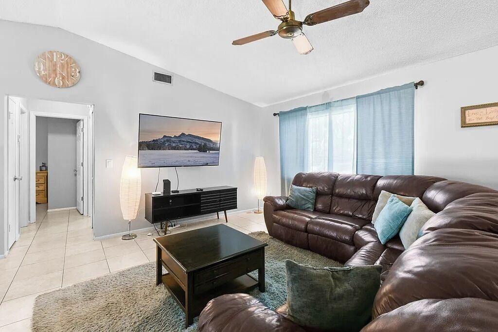 Photo of Livingroom in Port Saint Lucie