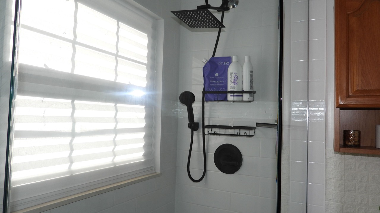 Photo of Bathroom in June Park