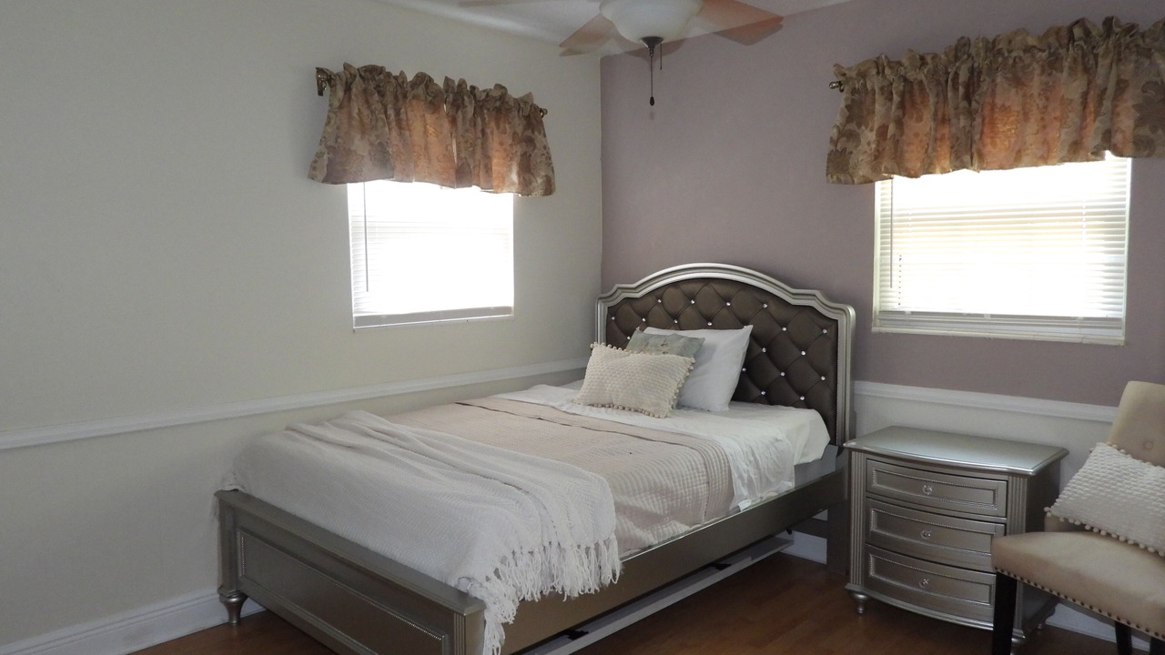 Photo of Bedroom in June Park