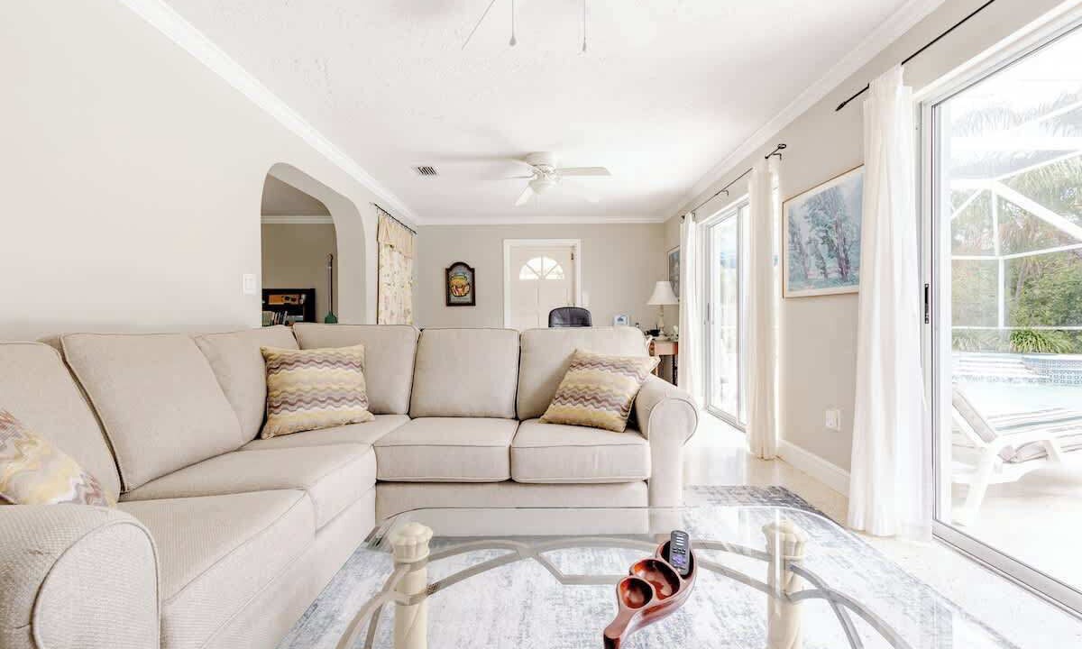Photo of Livingroom in Indian Harbour Beach