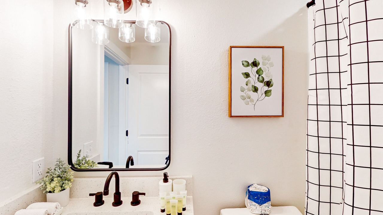 Photo of Bathroom in Bay Acres