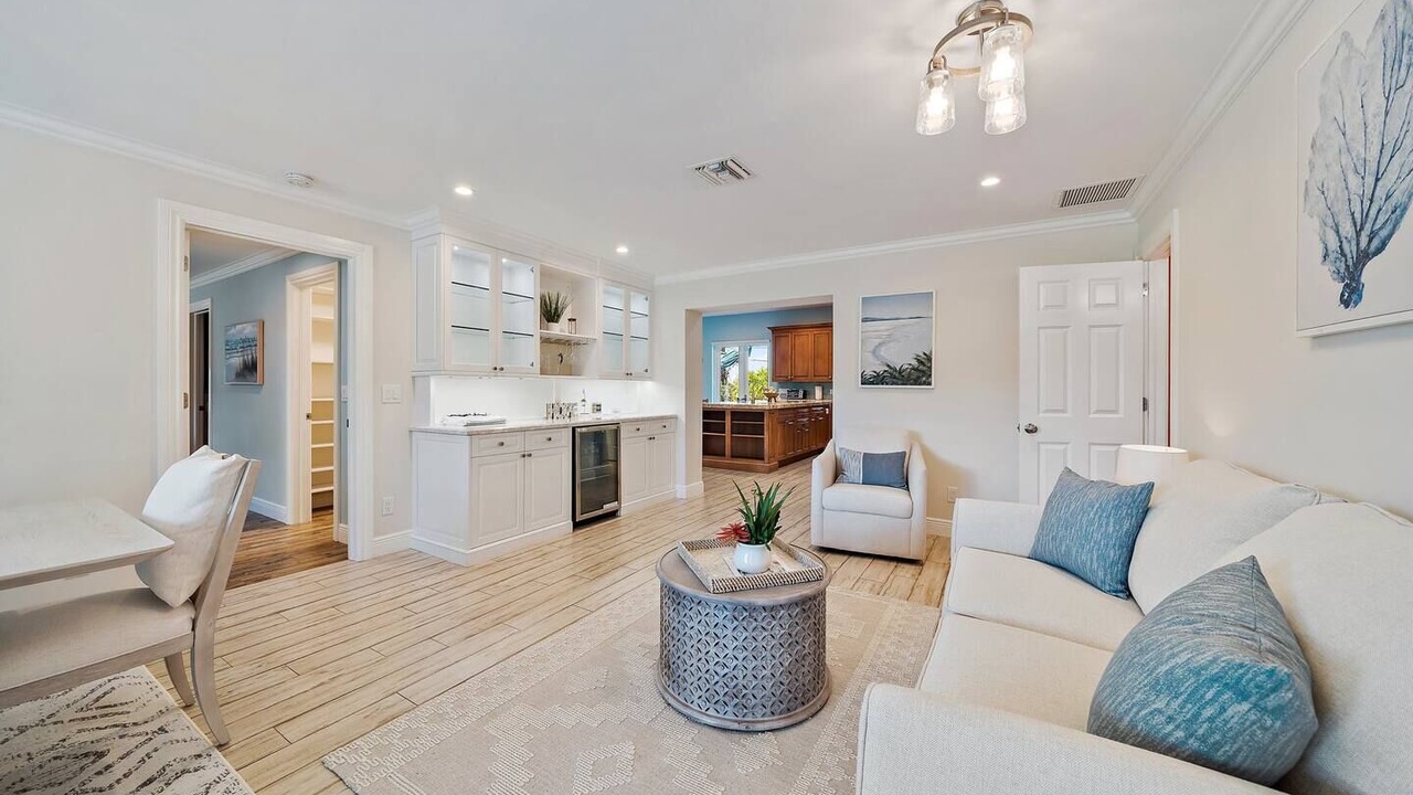 Photo of Livingroom in Juno Beach