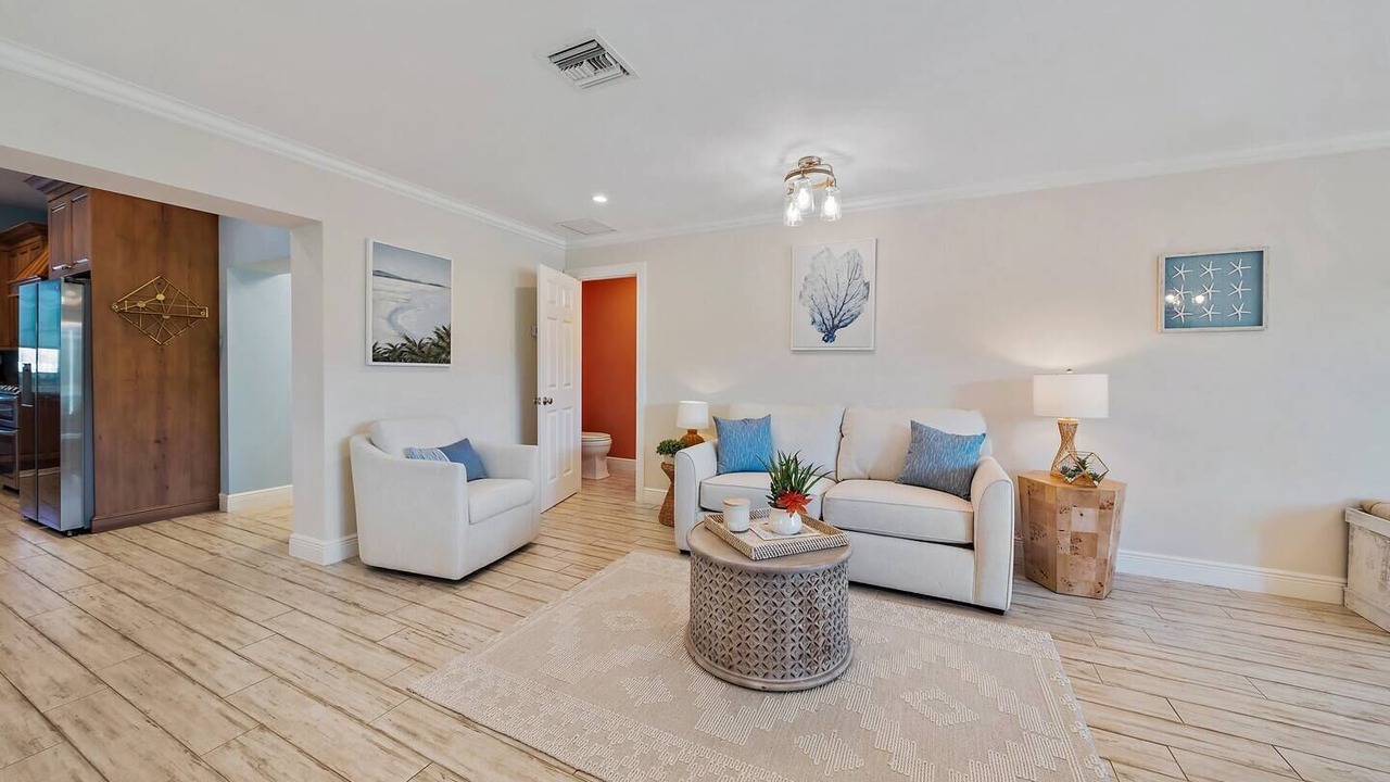 Photo of Livingroom in Juno Beach