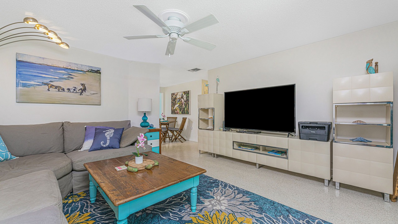 Photo of Livingroom in Englewood