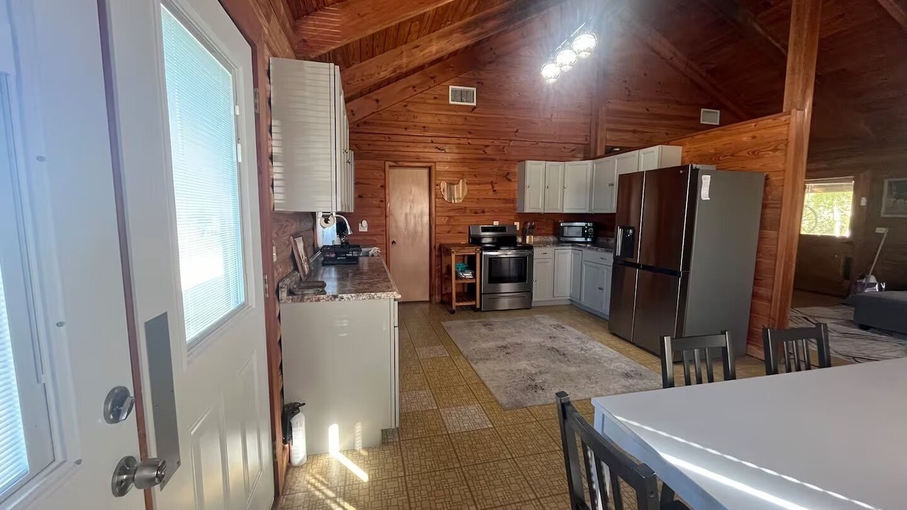 Photo of Kitchen in Okeechobee