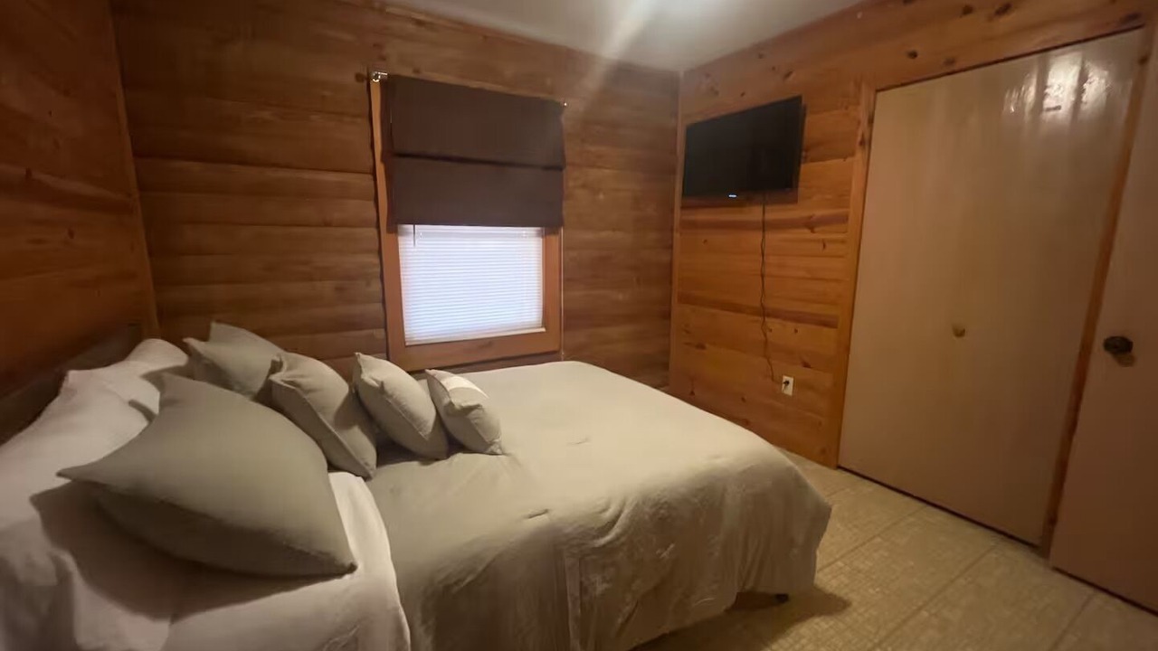 Photo of Bedroom in Okeechobee