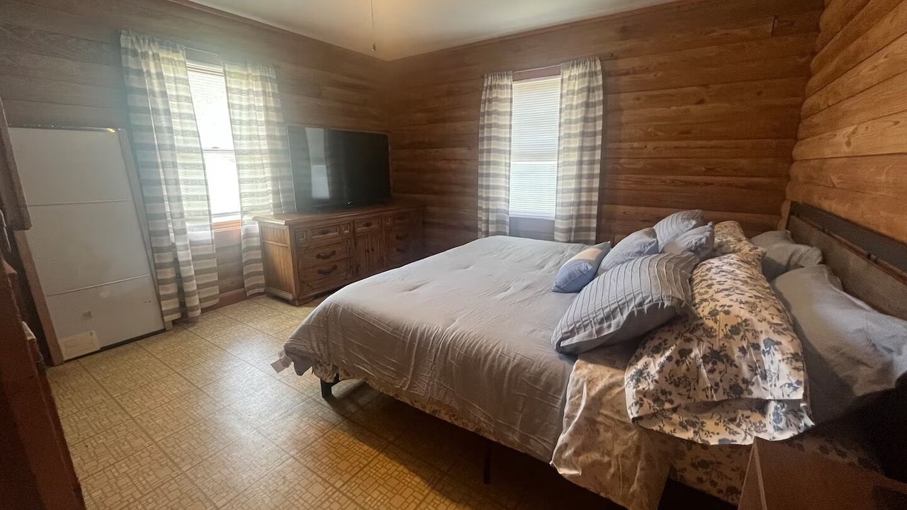 Photo of Bedroom in Okeechobee