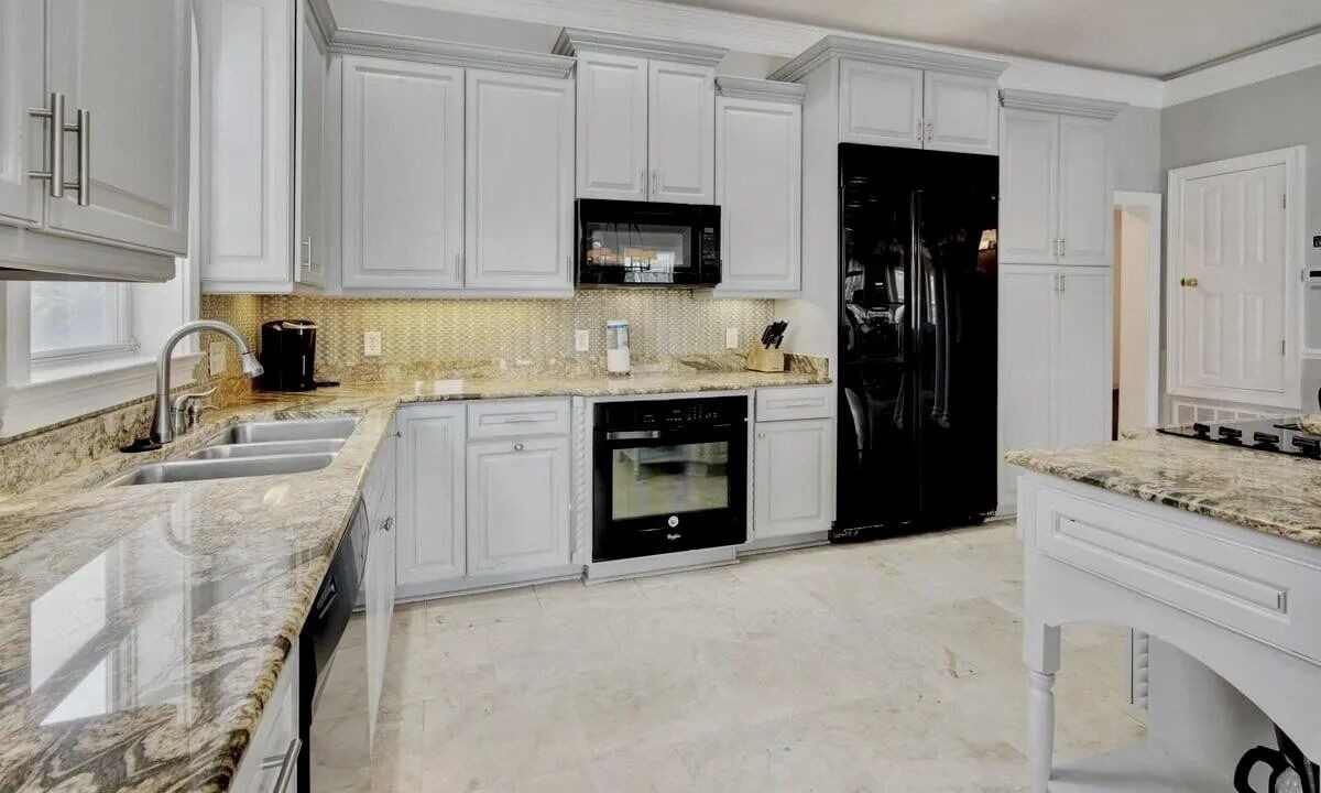 Photo of Kitchen in Crystal Shores