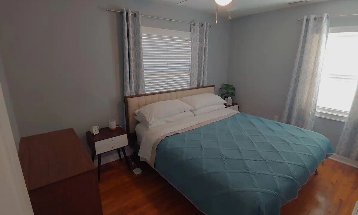 Photo of Bedroom in Lakewood Estates