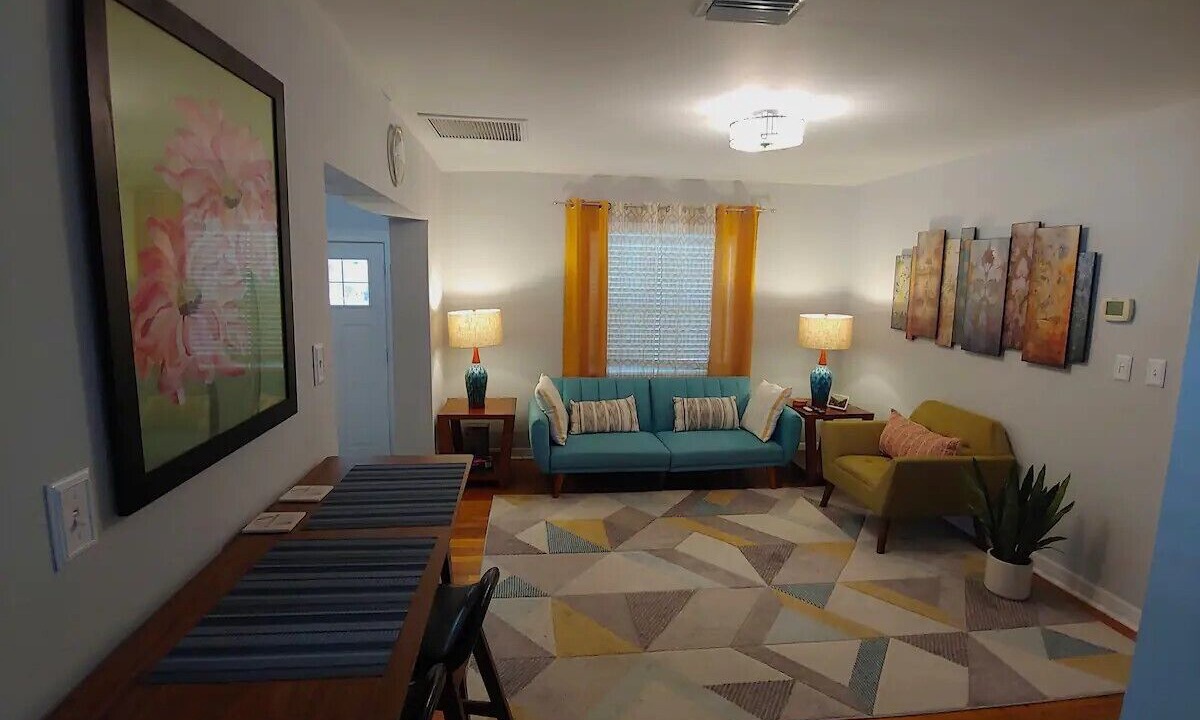 Photo of Livingroom in Lakewood Estates