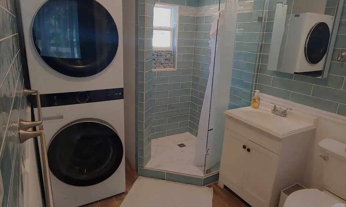 Photo of Bathroom in Lakewood Estates