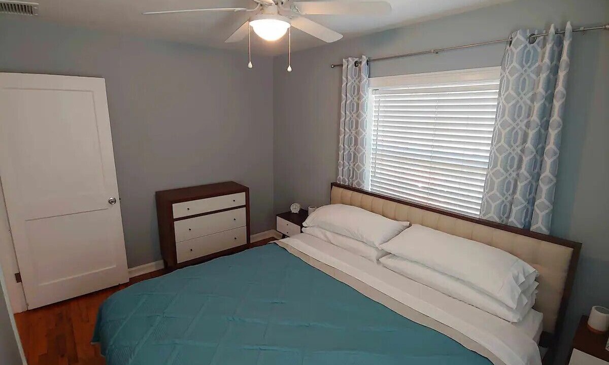 Photo of Bedroom in Lakewood Estates